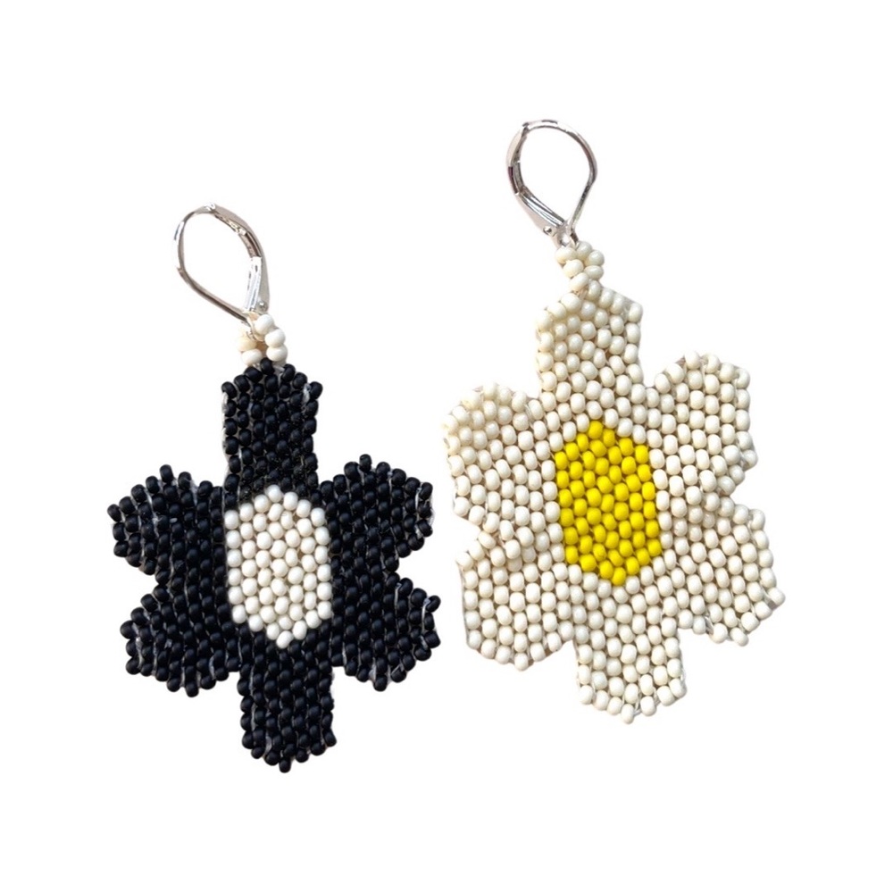 HANDMADE GLASS EARRINGS | Daisy vs Daisy Small Batch Handwoven Earrings - Picture 2 of 7